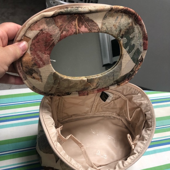 Maggyb Soft lrg PLUS danielle cosmetic travel bag PLUS ocean reef body scrubber - Picture 8 of 13